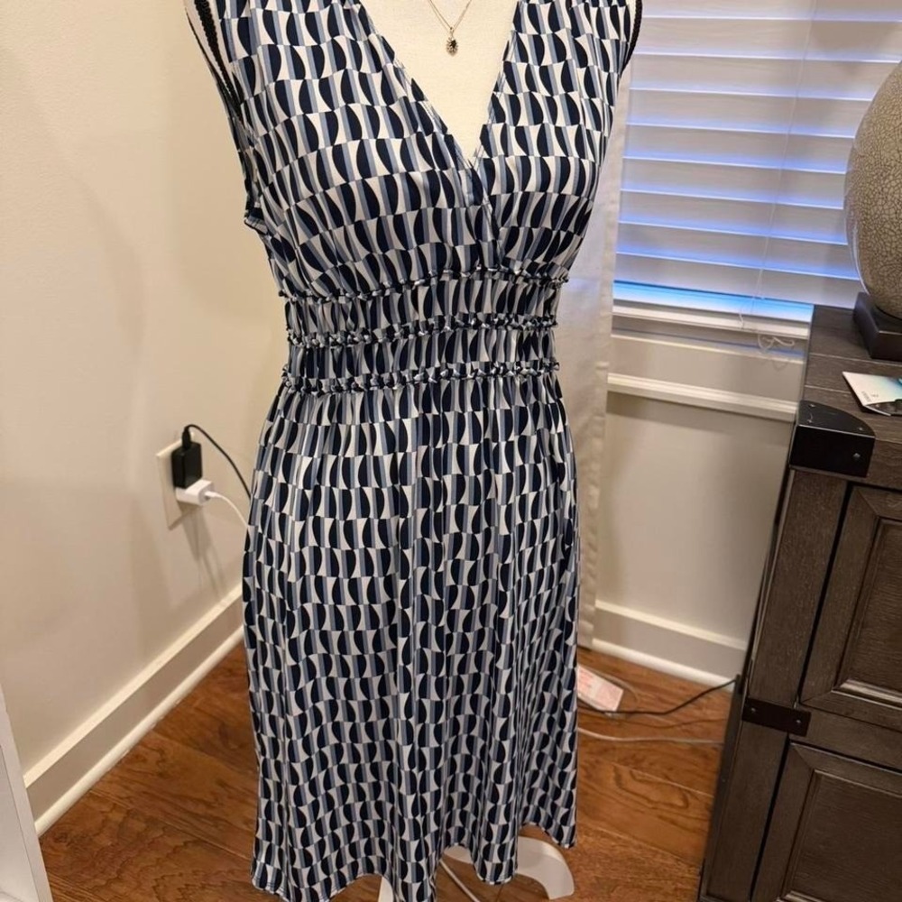 Max Edition Women Blue Geometric Print Smocked Waist V-Neck Sleeveless Dress M - Picture 2 of 5